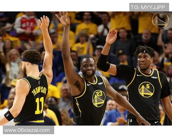 勇士与小牛激战三月二十六日NBA赛场精彩对决引发球迷热议 勇士与小牛激战三月二十六日NBA赛场精彩对决引发球迷热议